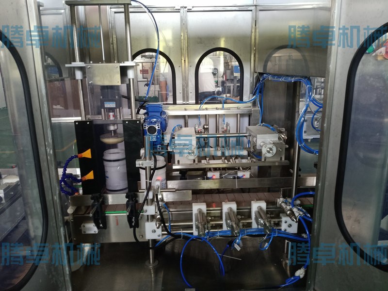 優質液體灌裝機